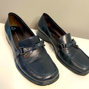 Liz Claiborne blue leather loafers size 6.5